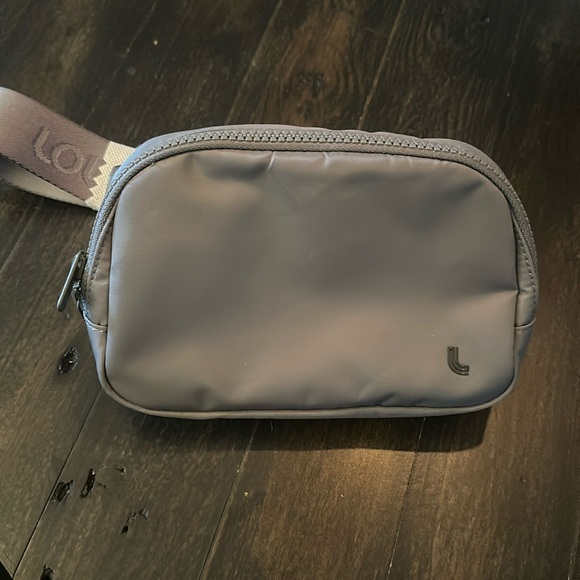 NWOT Lole Belt Bag - Picture 1 of 3
